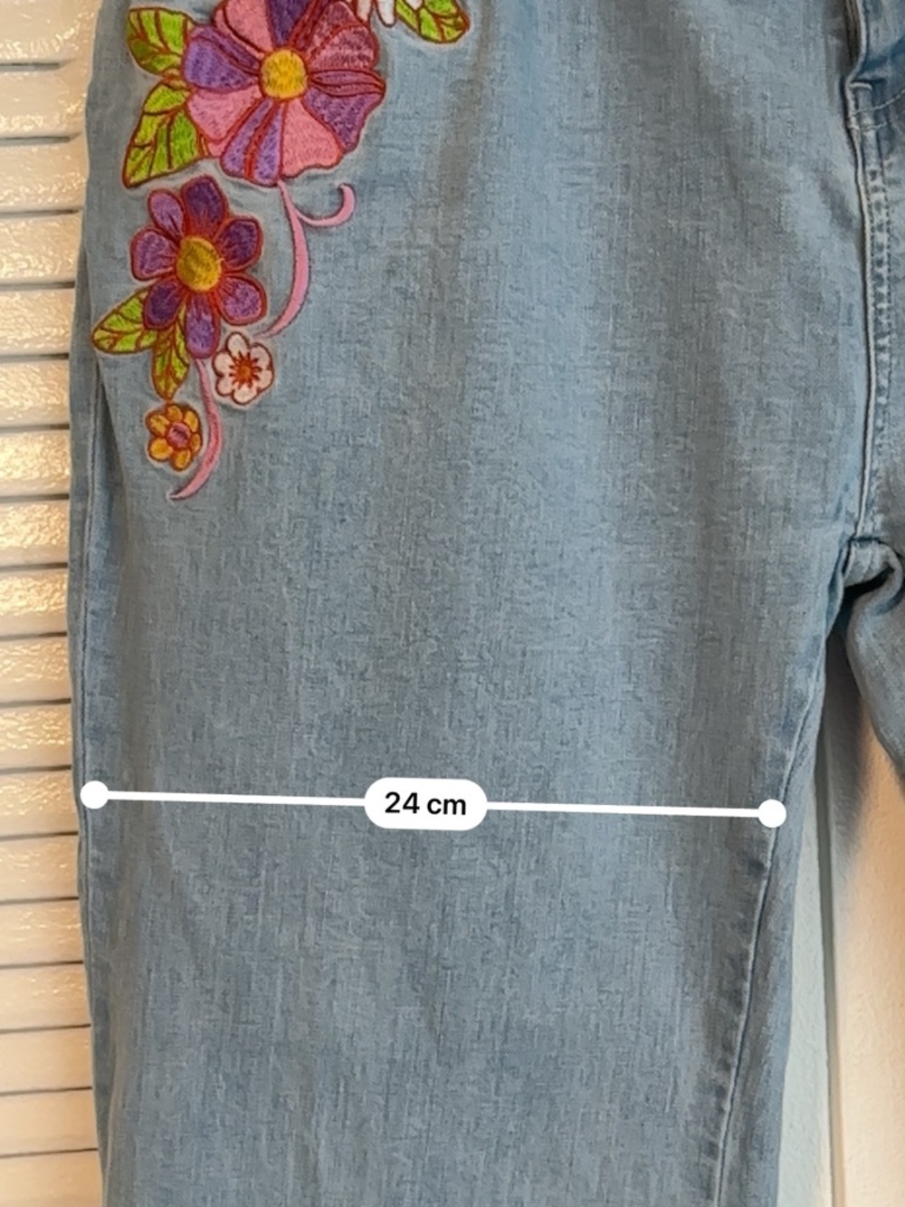 Sugar Thrillz Floral Embroidered Flare Jeans – Vintage Dream 🌸✨ - Picture 14 of 15